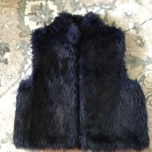 Daytrip from Buckle faux fur blue/black vest, NWOT